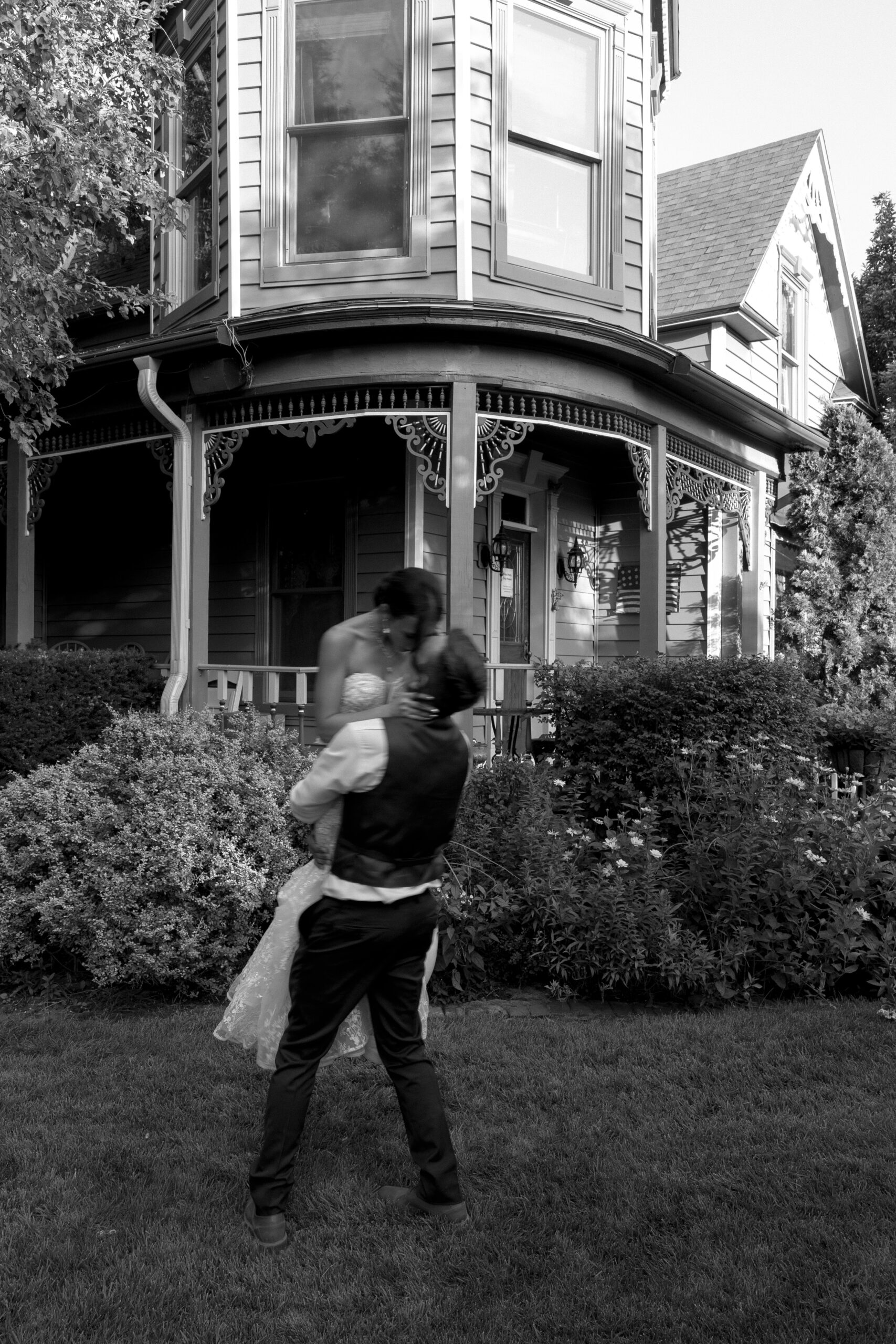 Gardens on Q Summer Wedding