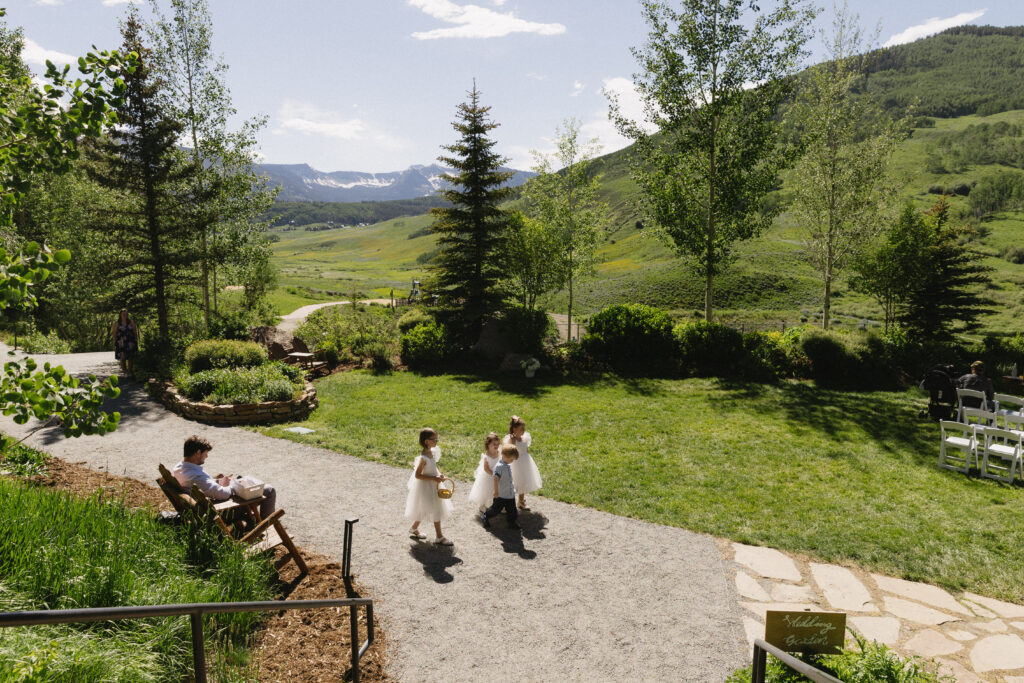 flower children in outdoor children 